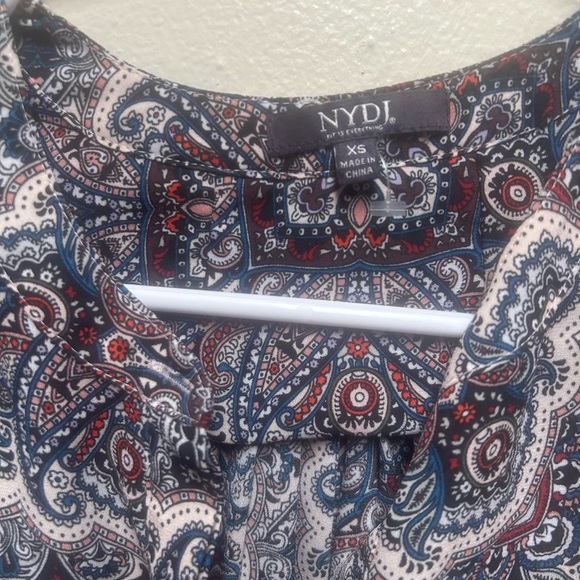 NYDJ Three Quarter Sleeve Printed Pintucked Back Blouse Kingsbury Paisley Xs - Picture 3 of 7